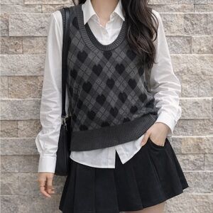 Gray and Black Heart Pattern Sweater Vest Size Large